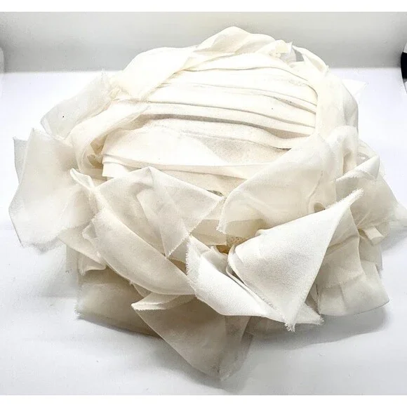 Vintage 1960s Union Made Cream Pillbox Hat Floral Petal Cocktail Church Derby - Picture 7 of 13